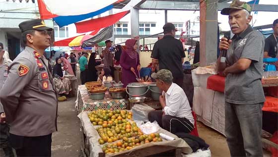 Polsek IV Koto Gelar Jum'at Curhat di Pakan Salasa 1 Polsek IV Koto beserta jajaran gelar Jum'at Curhat