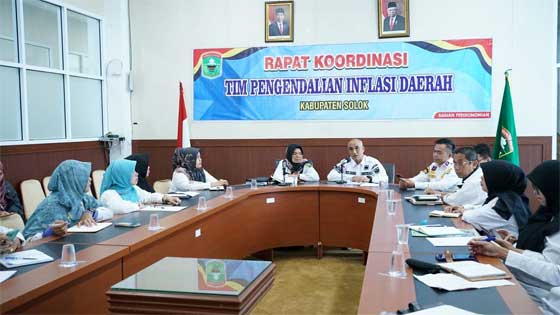 Kendalikan Inflasi, Ini Langkah Pemkab Solok 1 Pemerintah Kabupaten Solok gelar Rapat Koordinasi (Rakor) Tim Pengendalian Inflasi Daerah