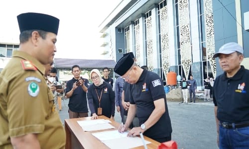 Rohidin Mersyah Launching Aplikasi CAKEPDAH, Ciptakan Kemudahan Akses Progres Pembangunan 1 Rohidin Mersyah Launching Aplikasi CAKEPDAH