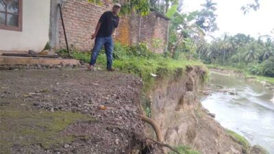 Tiga KK Warga Kampung Kandang Terancam Abrasi Batang Jariang