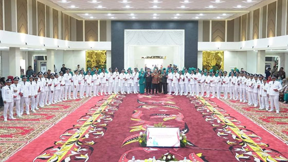 Wakil Menteri Desa Hadiri Pelantikan 42 Wali Nagari di Dharmasraya