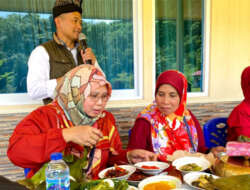 Wisatawan dari Malaysia dijamu