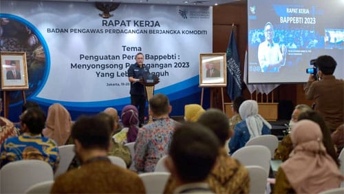 Buka Raker Bappebti, Ini Pesan Mendag Zulkifli Hasan 1 Menteri Perdagangan (Mendag) Zulkifli Hasan saat membuka Rapat Kerja Bappebti