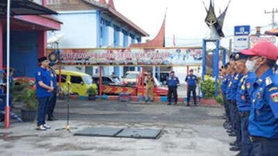 Wako Bukittinggi Pimpin Apel di Dinas Pemadam Kebakaran dan Penyelamatan