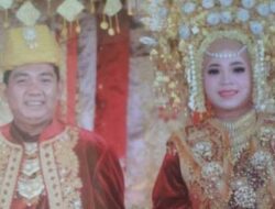 Rizki Desfandri persunting Yuni Maina