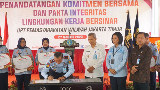 Lapas Narkotika Jakarta Komit Wujudkan Lingkungan Kerja Bersinar 1 penandatanganan komitmen bersama antara UPT Pemasyarakatan Wilayah Jakarta Timur dengan Badan Narkotika Nasional Kota Jakarta Timur