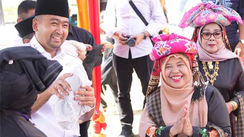 Bundo Kanduang Sumbar gelar upacara menaiki Rumah Gadang
