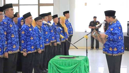 Bupati Pasaman, Benny Utama Lantik 8 Pejabat Administrator dan 24 Pejabat Pengawas