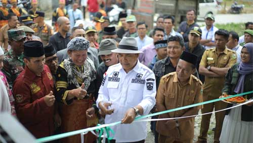Bupati Solok, Capt. H. Epyardi Asda buka pelatihan manasik haji di Nagari Alahan Panjang, Kecamatan Lembah Gumanti