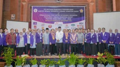 Gubernur Mahyeldi Lantik Pengurus PDHI Sumbar