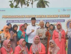 Gubernur Sumatera Barat, Mahyeldi Turut Hadir Dan Membuka Acara Pemasangan Satu Juta Patok Batas Secara Resmi Di Kelurahan Batu Gadang
