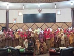 Guru Mgmp Ppkn Se-Kota Padang Studi Lapangan Ke Dprd Padang