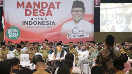 Gus Muhaimin Terima Mandat Capres dari Ratusan Kades se-Jatim 1 Gus Muhaimin dalam forum bertajuk Mandat Desa untuk Indonesia "Budal Gus" di Kampung Cokelat, Kabupaten Blitar