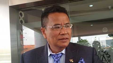 Hotman Paris Klarifikasi Berita yang Beredar di Media Sosial Terkait Timnya Ditegur Hakim 1 Hotman Paris Hutapea