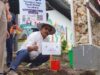 Pj. Wali Kota Batu, Aries Agung Paewai, didampingi Kepala Kantor BPN Kota Batu, Haris Suharto, melakukan pemasangan tiga tanda patok secara simbolis di Desa Pandanrejo, Kecamatan Bumiaji, Kota Batu
