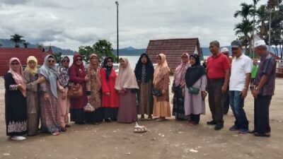Anggota Arafah 18 Kota Pariaman Jalan-jalan ke Tan Kayo Malalo dan Kandi