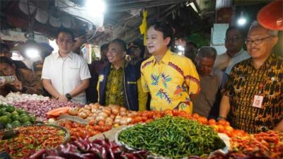 Wamendag Jerry Sambuaga Pantau Stok dan Harga Bapok di Pasar Segiri Samarinda