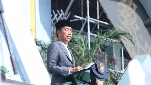 Presiden RI, Joko Widodo saat membuka Puncak Resepsi 1 Abad NU di Gelora Delta Sidoarjo, Jawa Timur