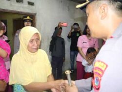 Kapolres Kota Pariaman Bantu Pemasangan Jaringan Listrik di Padang Lariang