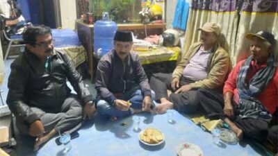Ketua Ninik Mamak S2 Solok Besuk Anggota yang Jatuh Sakit