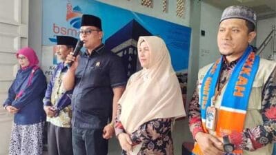 Ketua DPRD Padang Panjang Lepas 53 Jemaah Umrah BSM