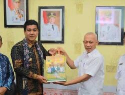 Pemkab Merangin Jambi Study Tiru ke Pesisir Selatan 9 Sekrdakab Pesisir Selatan, Mawardi Roska terima rombongan Pemerintah Kabupaten (Pemkab) Merangin, Provinsi Jambi di Kantor Bupati