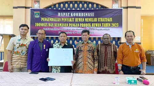 Jajaran stakeholders peternakan di Sumatera Barat membuat komitmen bersama untuk memberantas dan menanggulangi penyakit mulut dan kuku (PMK)