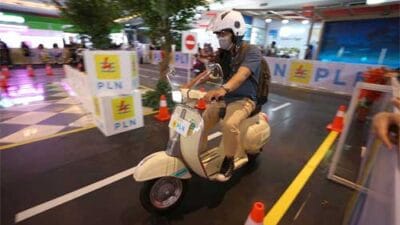 PLN Kenalkan Motor Listrik Konversi di IIMS 2023, Yuk Simak Keunggulannya