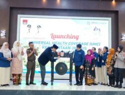 Pemko Bukittinggi Launching Universal Health Coverage Kepesertaan JKN KIS