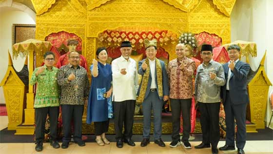 Gubernur Sumbar, Mahyeldi bersama Gubernur Jeollabuk-Do Korea Selatan, Kim Kwan-young