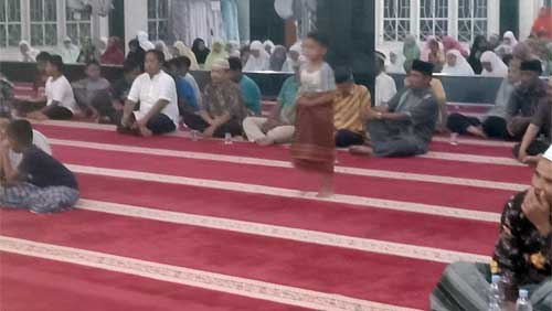Peringatan Isra Mikraj di Masjid Raya Kampung Baru Pariaman, Terkumpul Infak Rp 11 Juta 1 Suasana peringatan Isra Mikraj Nabi Muhammad SAW di Masjid Raya Kampung Baru, Kota Pariaman