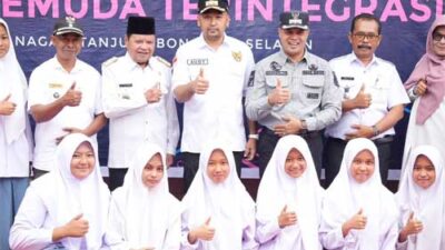 Wakil Gubernur Sumbar Resmikan Pos Pemuda Terintegrasi di Tanjung Bonai Aur Sijunjung