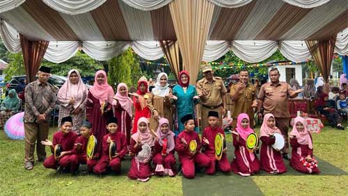 SMPN 1 Ranah Batahan Adakan Festival Rebana dan Busana Muslim