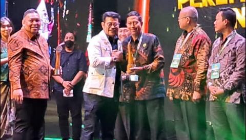 Program Peremajaan Sawit Rakyat Pasbar Dapat Penghargaan dari Kementan 1 Screenshot 2023 02 28 00 51 41 87 resize 86