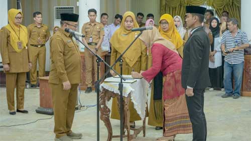 Sekdaprov Lantik 79 Pejabat Administrator dan Pengawas Pemprov Sumbar