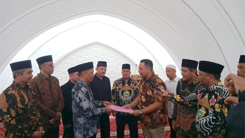 Serah terima Masjid Raya Sulit Air dari donatur utama kepada Pemerintah Nagari