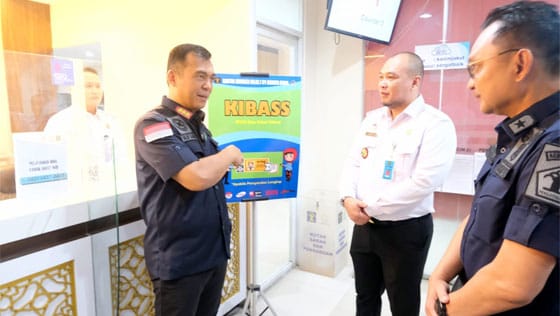 Dirjen Imigrasi Apresiasi Layanan di Kantor Imigrasi Kelas I TPI Jakarta Utara 1 Dirjen Imigrasi Kemenkumham, Silmy Karim kunjungan kerja ke Kantor Imigrasi Kelas I TPI Jakarta Utara