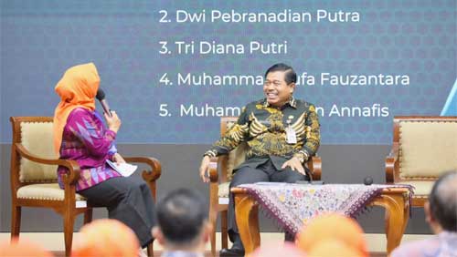 Sekjen Kemendagri, Suhajar Diantoro dalam Seminar Nasional dan Pelantikan Pengurus Pusat Divisi Ikatan Bimbingan dan Konseling Sekolah (IBKS)