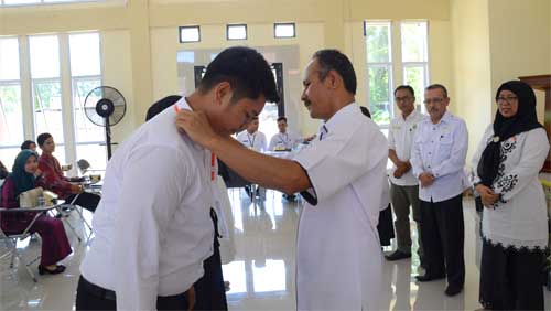 Sekretaris Dinas Perindag Naker Kabupaten Agam, Aguska Dwi Fajra dalam pembukaan pelatihan 5 sub kejuruan di aula UPTD Balai Latihan Kerja (BLK) Agam, di Lubuk BasungSekretaris Dinas Perindag Naker Kabupaten Agam, Aguska Dwi Fajra dalam pembukaan pelatihan 5 sub kejuruan di aula UPTD Balai Latihan Kerja (BLK) Agam, di Lubuk Basung