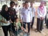 Wabup Lampura, Ardian Saputra berikan bantuan kepada 3 (tiga) warganya, yaitu di Desa Sumber Arum, Kelurahan Sribasuki Kecamatan Kotabumi, dan di Mangga Besar, Kelurahan Kelapa 7, Kecamatan Kotabumi Selatan yang sedang mengalami sakit
