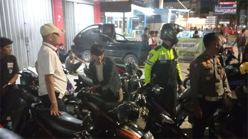 Tim gabungan Saber Balap Liar Polres Payakumbuh kembali tunjukkan aksinya dalam memberantas aksi balap liar yang semakin marak di Kota Payakumbuh beberapa waktu terakhir, dengan melakukan operasi razia