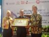 Mendag Zulhas Bersama Siti Choiriana, Direktur Kurir dan Logistik PT. Pos Indonesia (persero) dan Ardian Cholid, Direktur Utama PT. Pos Logistik Indonesia