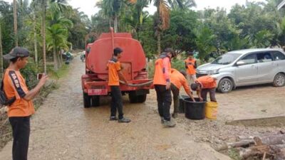 BPBD Dharmasraya Bantu Kebutuhan Air Bersih Warga Terdampak Banjir