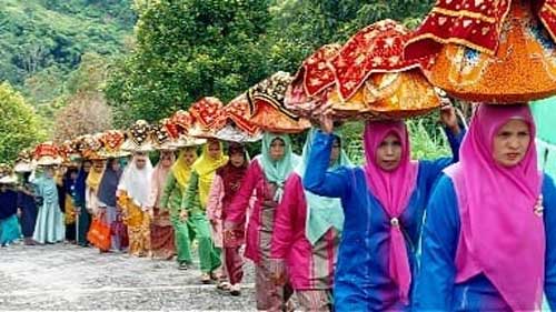 Bakaru, Budaya Desa Balai Batu Sandaran di Kota Sawahlunto Jelang Ramadan 1 Budaya Bakaru di Desa Balai Batu Sandaran, Kota Sawahlunto menyambut datangnya Ramadan