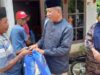 Bupati Pessel Salurkan Bantuan Korban Bencana Angin Puting Beliung di Lakitan