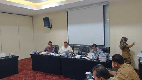DPRD Kota Padang Bahas LKPj Wako TA 2022e