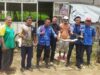 Pos Damkar Pulau Punjung Amankan Ular Piton dengan Panjang 2 Meter di Warung Warga