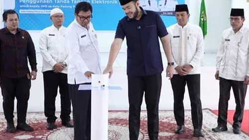 Walikota Padang Panjang, Fadly Amran launching Tanda Tangan Elektronik untuk seluruh Kepala OPD
