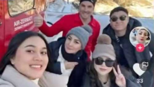 Istri Brigjen Endar Priantoro, Fitri Salhuteru bersama teman-temannya