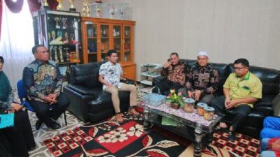 Empat Pelajar Terima Program Bantuan Beasiswa Cerdas Berkarakter Dinas Pendidikan dan Baznas Kota Payakumbuh